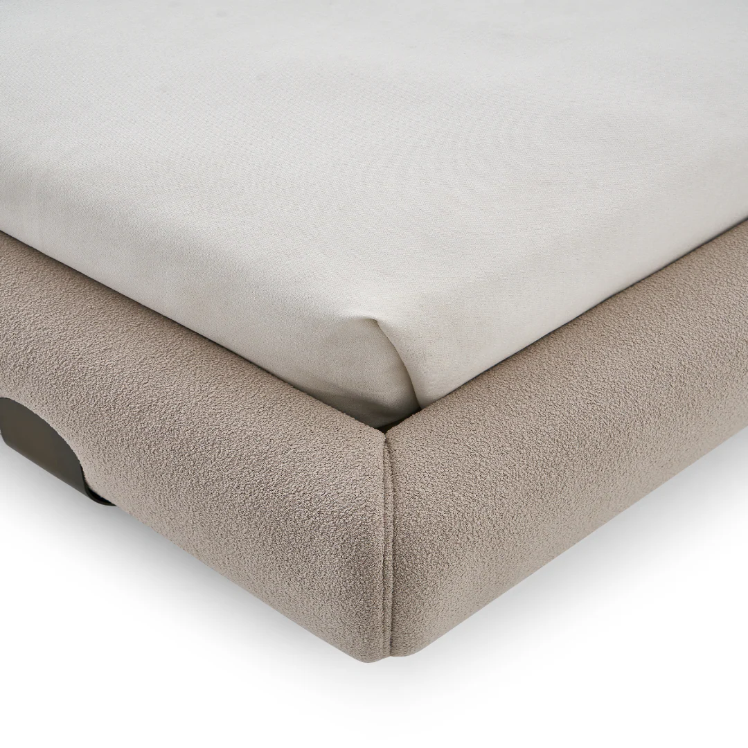 Heerlen King Bed - Image 8