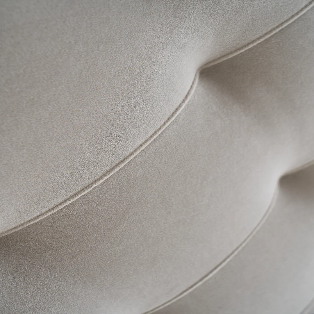 Mako King Bed - Image 5